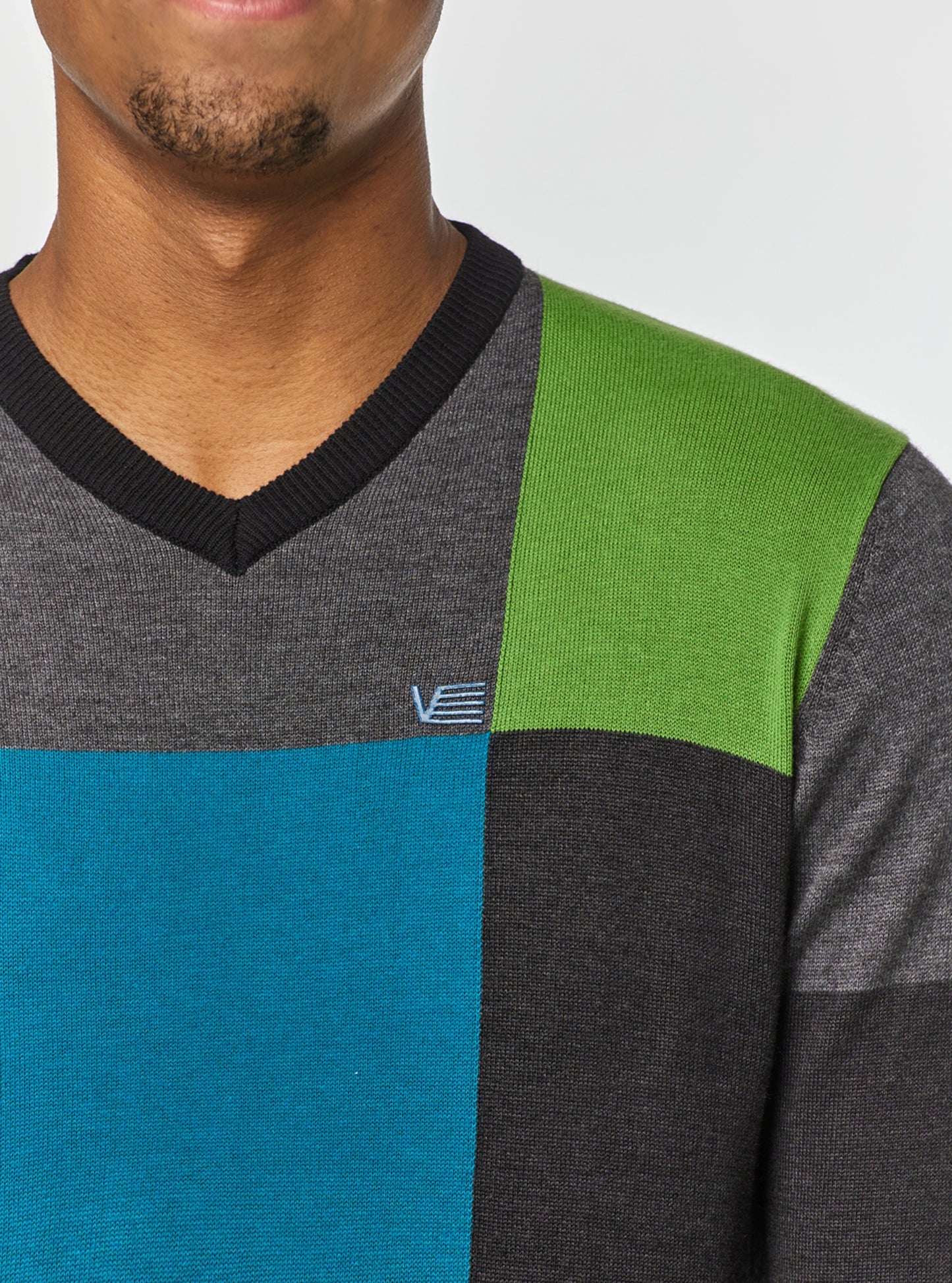 Men's v neck sweater