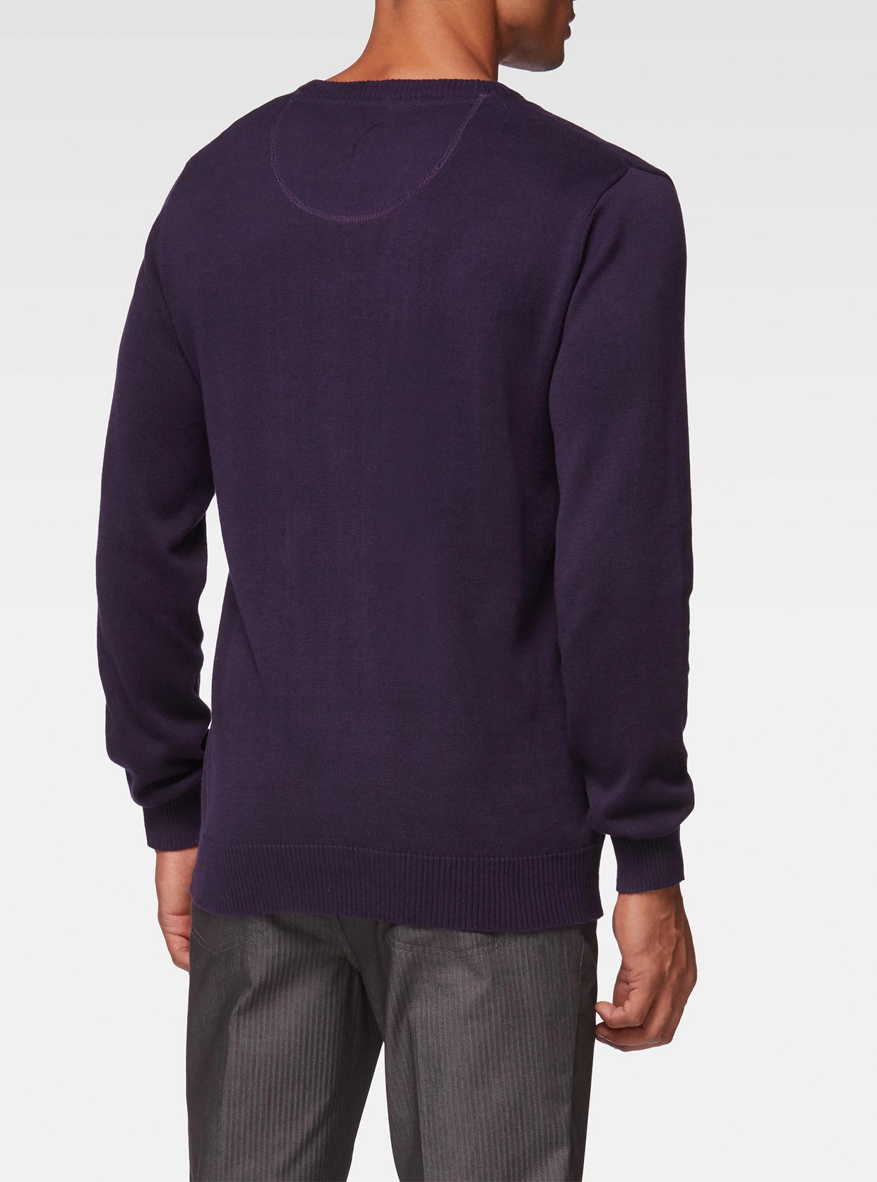 Men's v neck sweater
