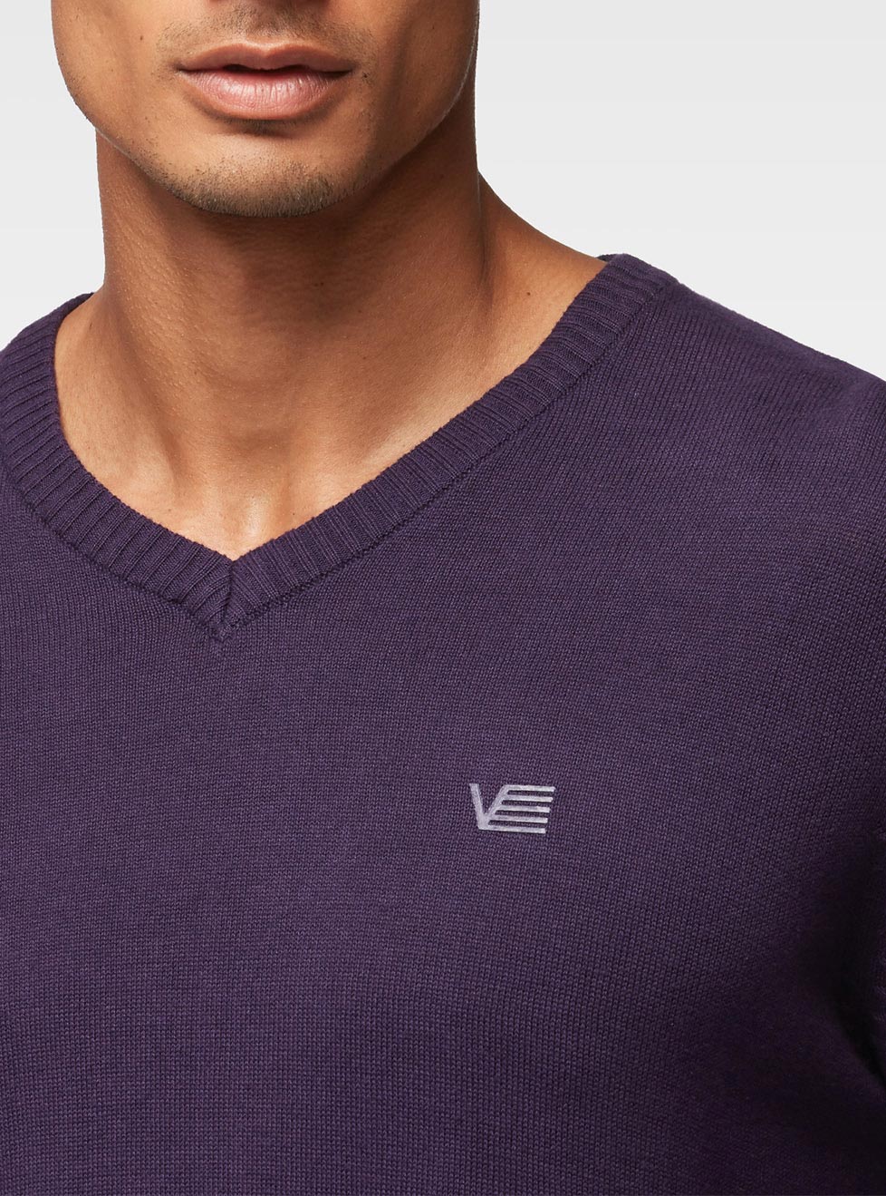 Men's v neck sweater