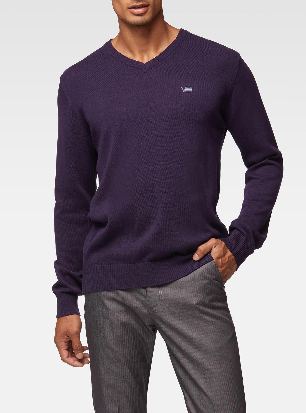 Men's v neck sweater