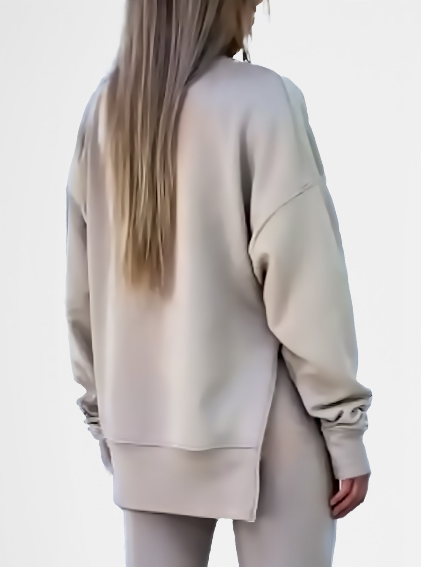 Oversized Beige Sweatshirt – Cozy & Versatile