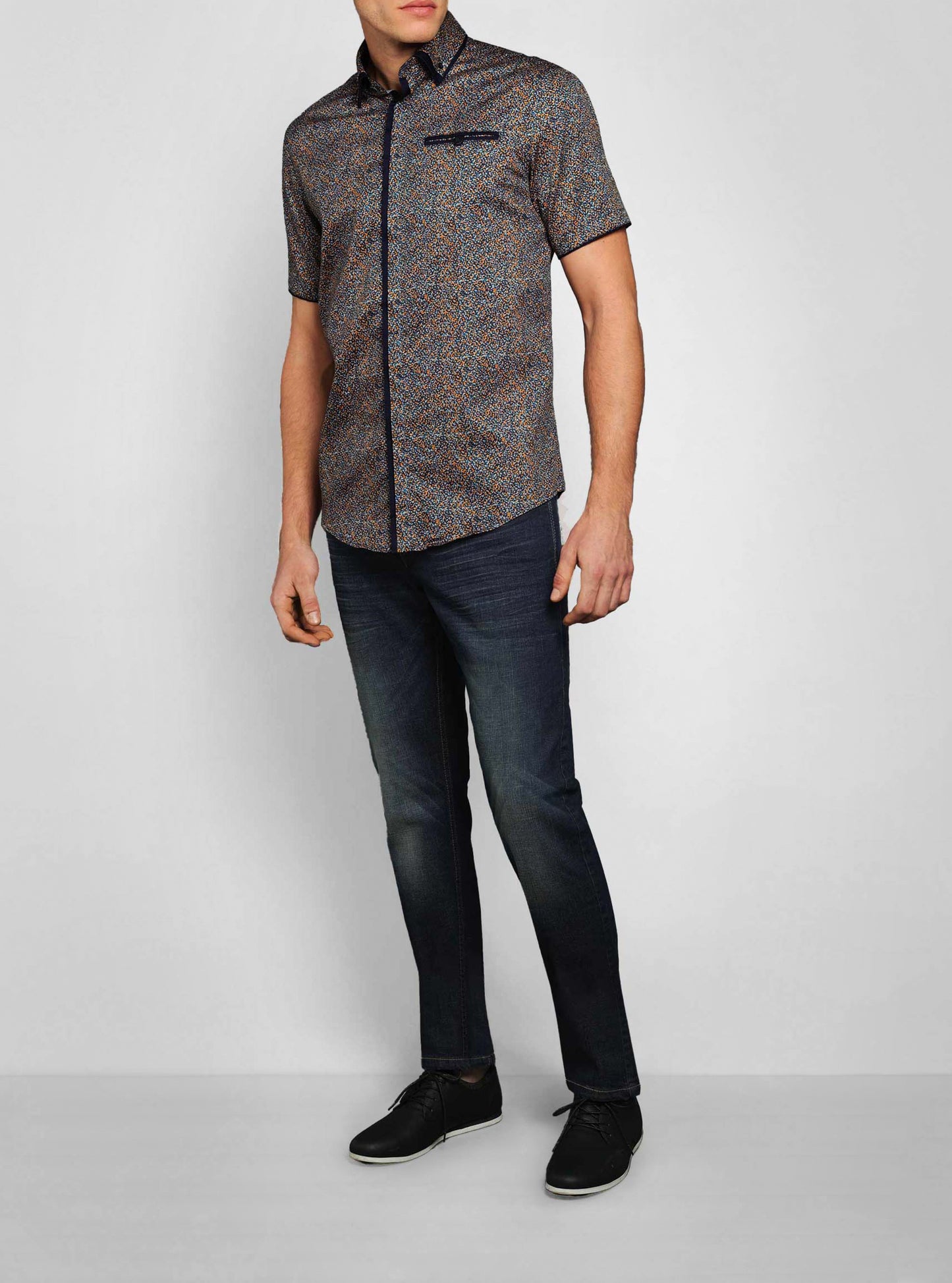 Men's casual short sleeve shirt