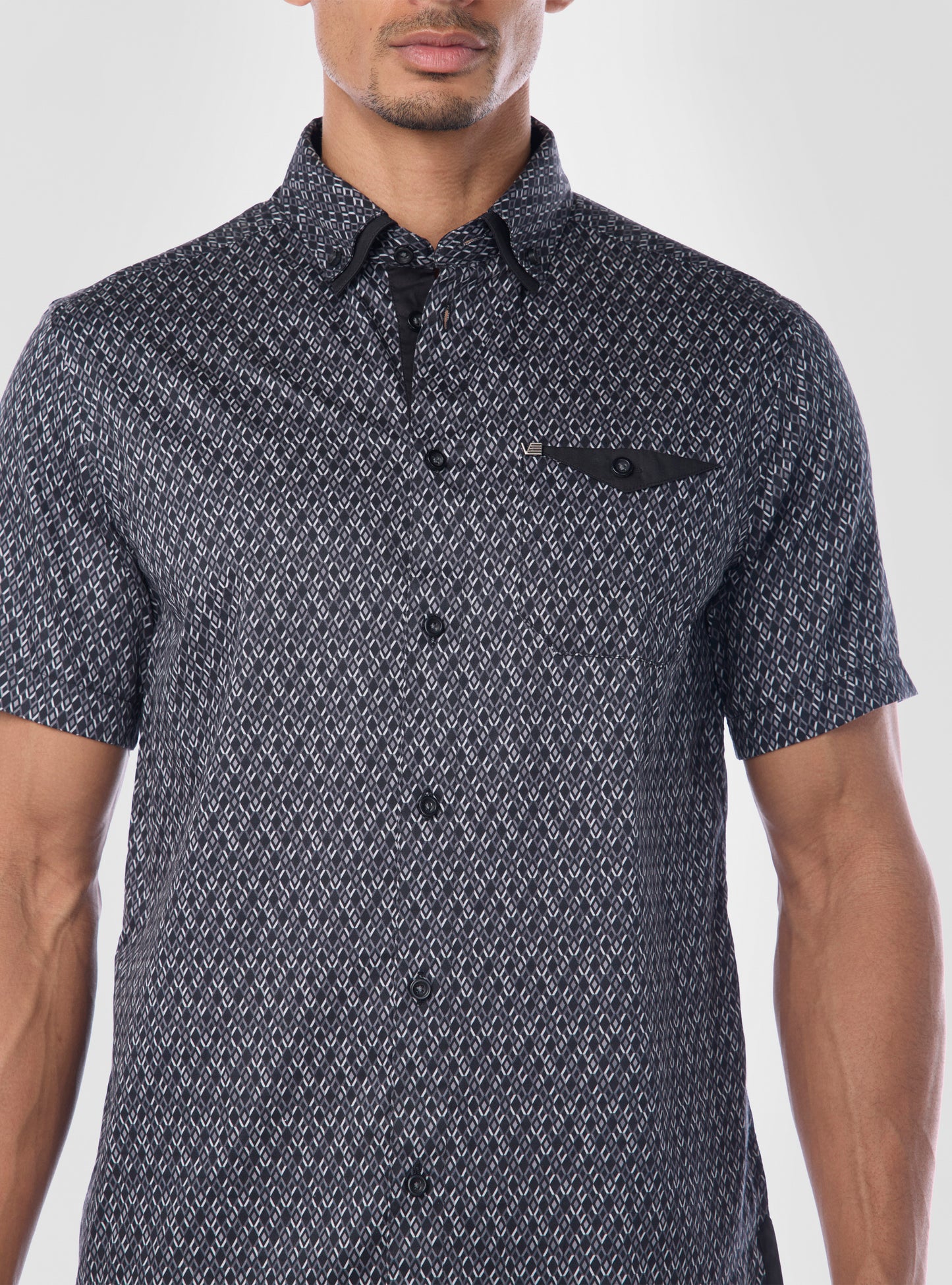 Men's casual short sleeve shirt