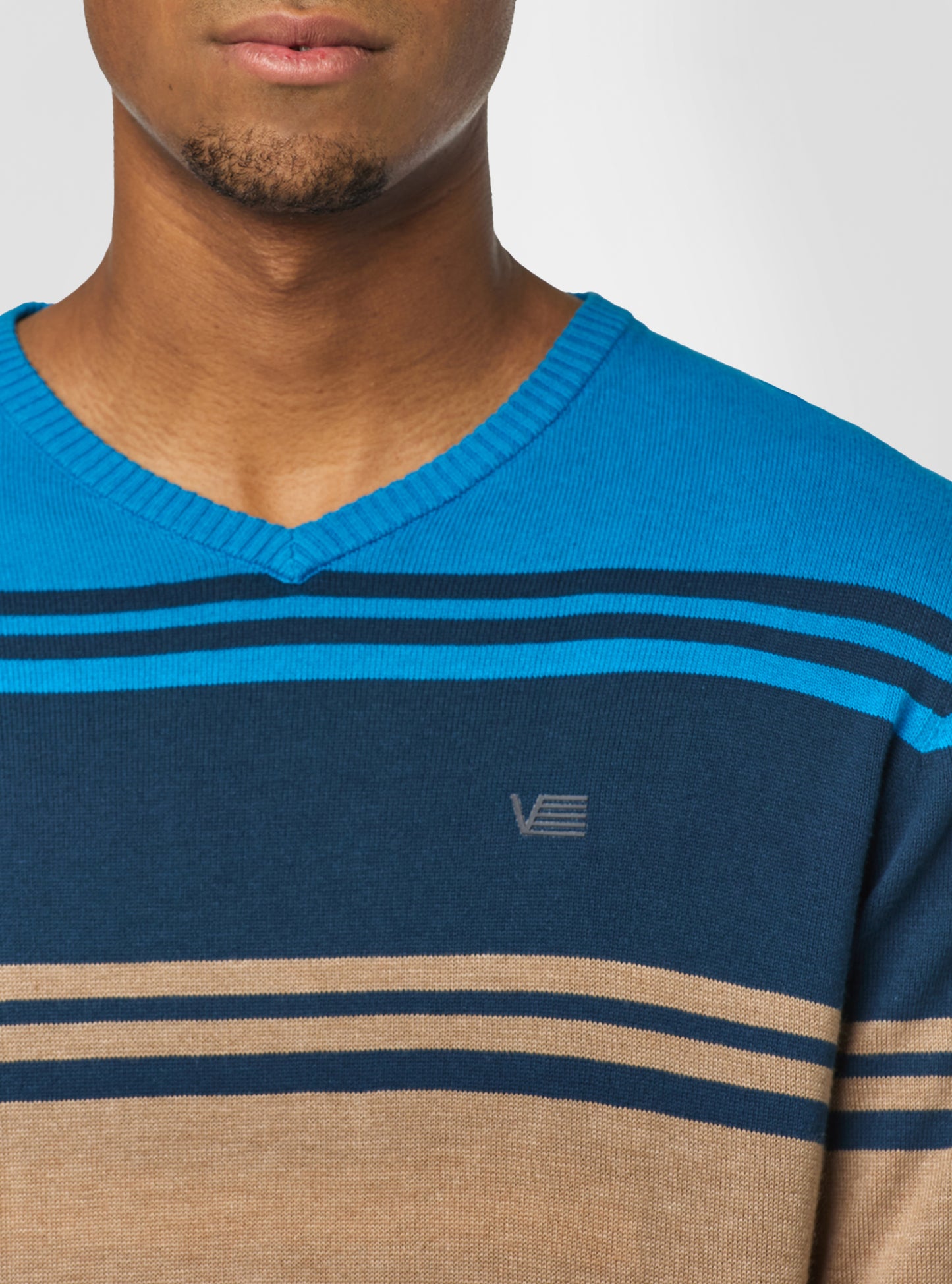 Men's v neck sweater