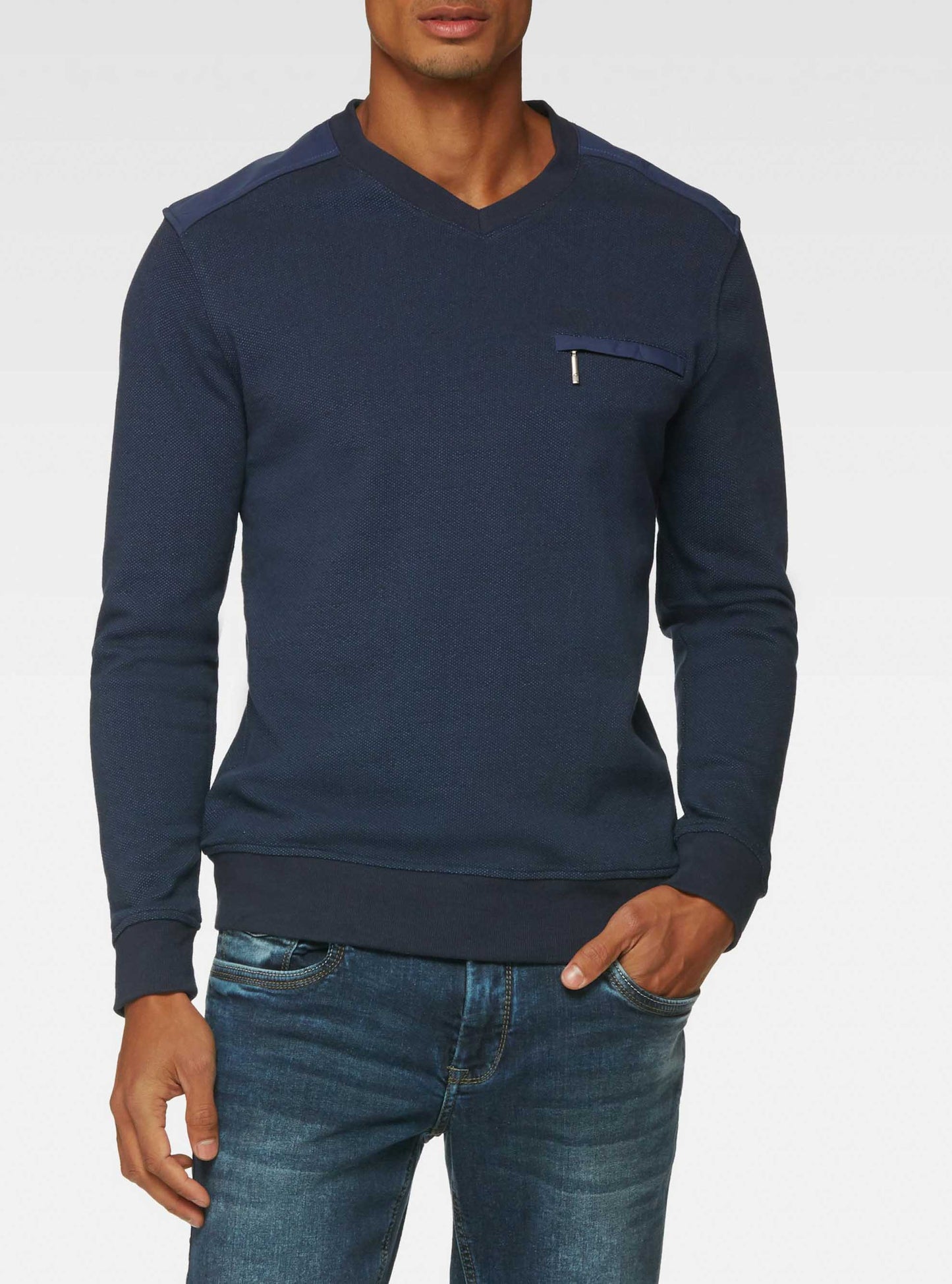 Men's v neck sweater