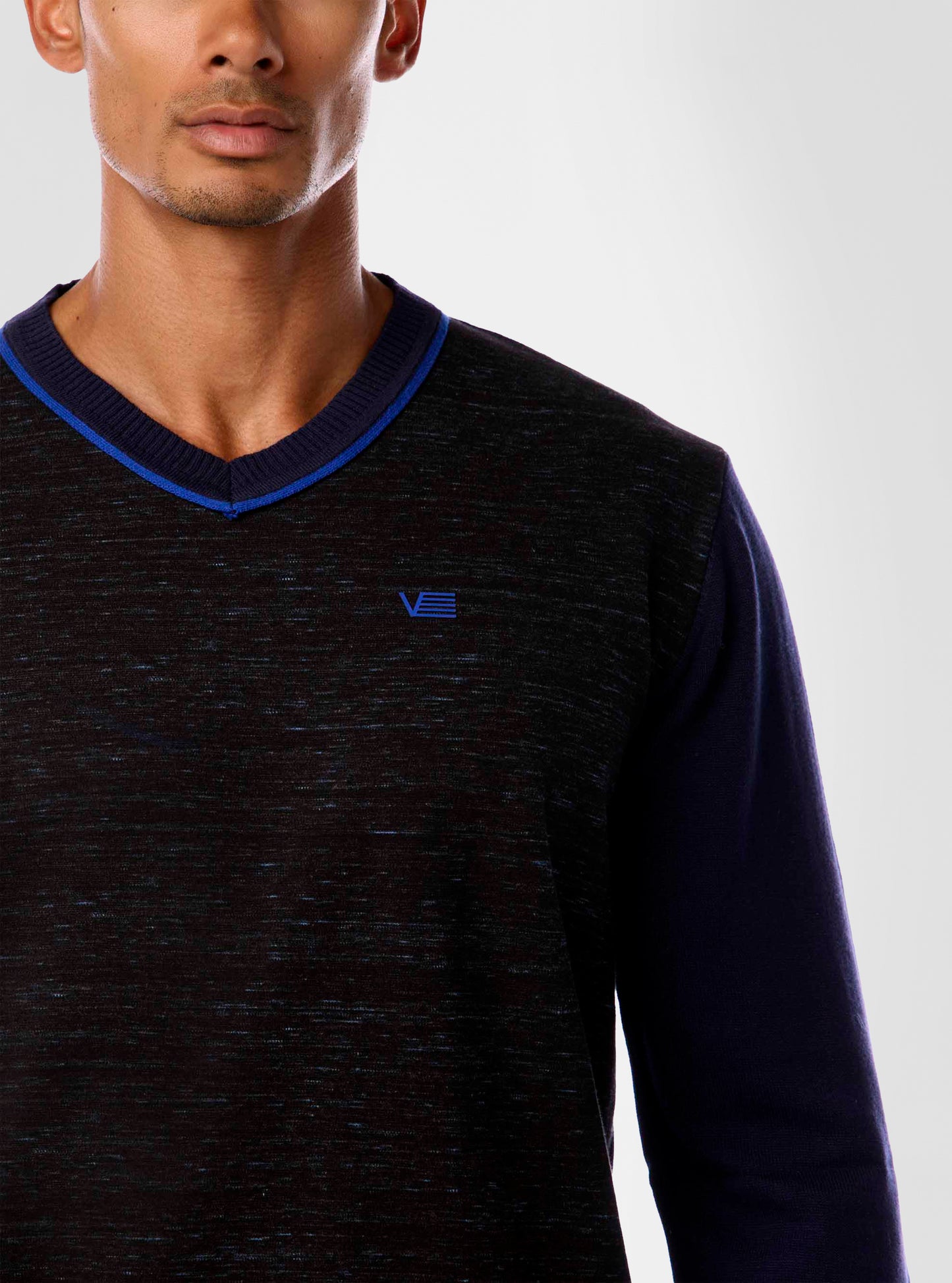 Men's v neck sweater