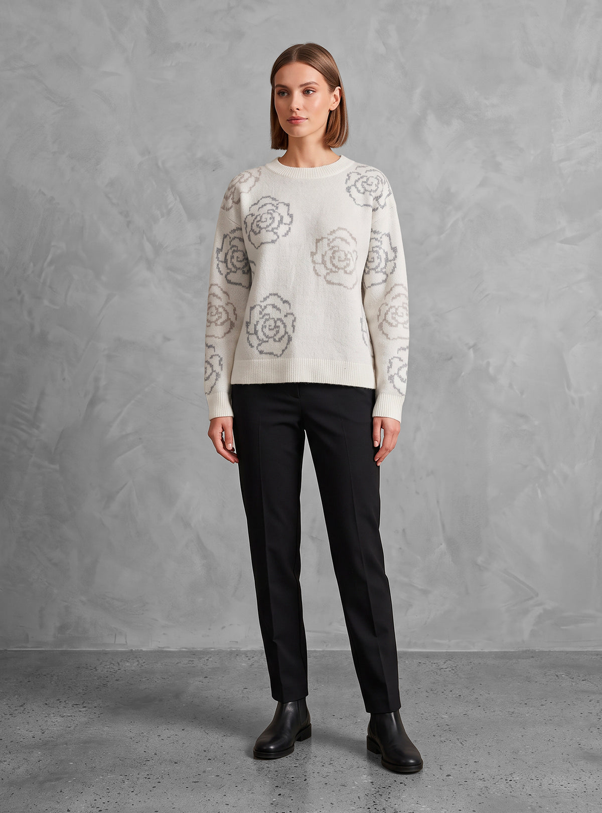 WOMEN'S CREW NECK LONG SLEEVE SWEATER