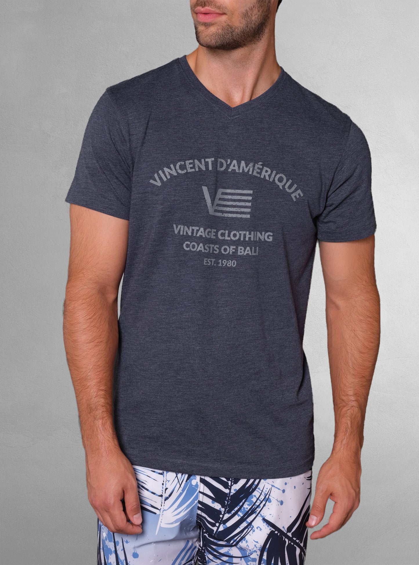 T-shirt à manches courtes à col en V pour hommes