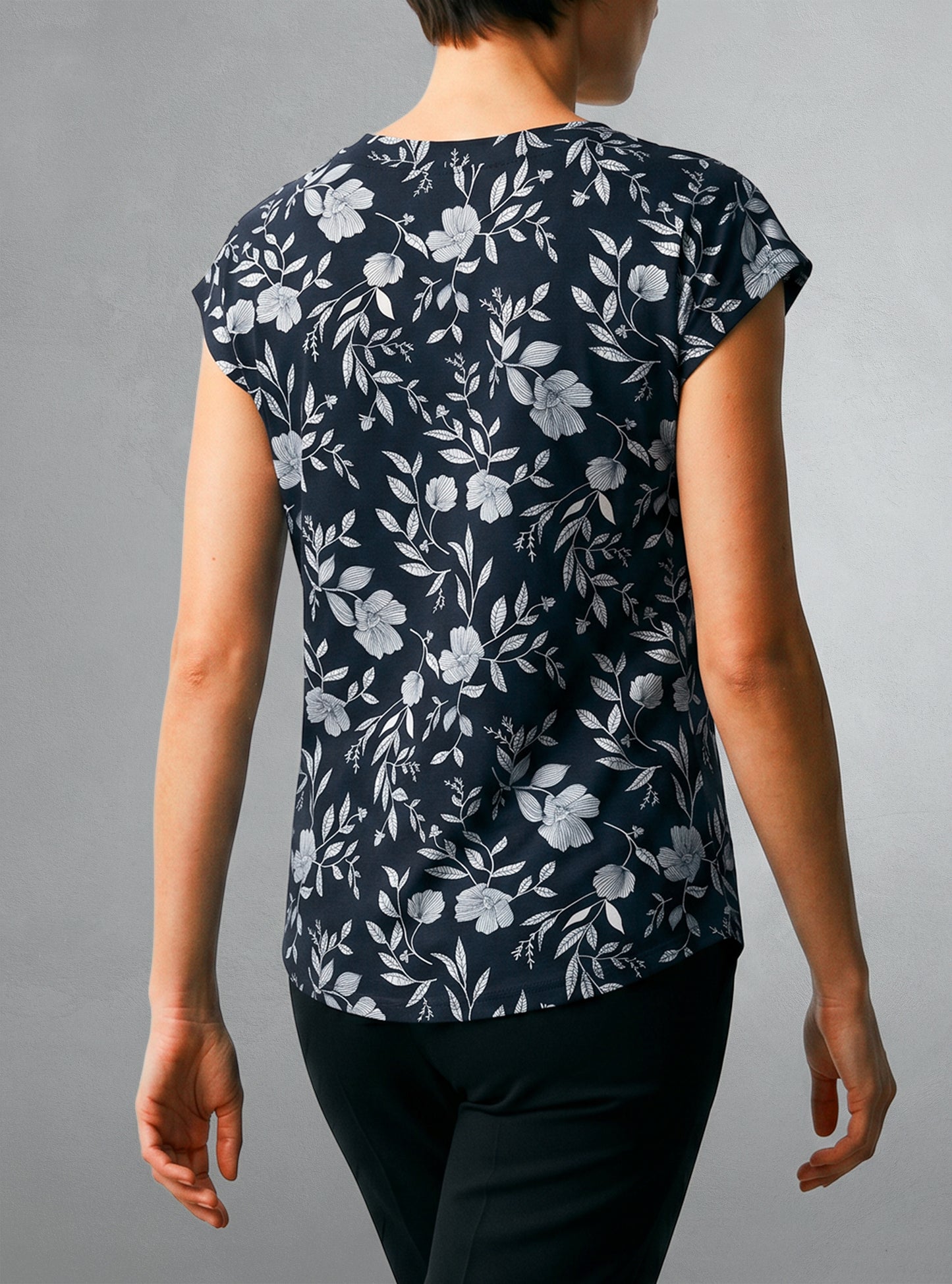 Women's short sleeve t-shirt